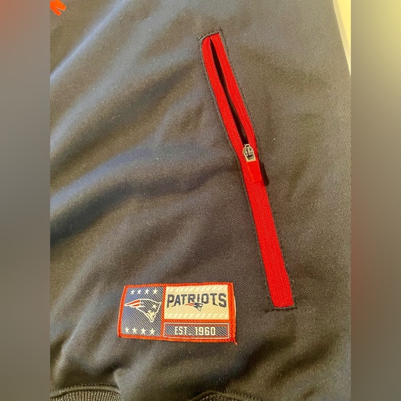 New England Patriots Hoodie - NFL Size Large NWT - RRP $85.00 - Picture 2 of 2